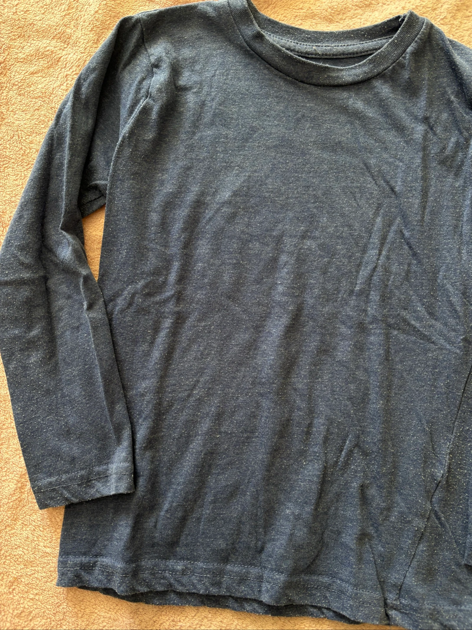Camiseta azul marinho de manga longa para menino de 6 anos – photo 2